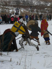 Уссурийские рыцари устроили Ледовое побоище (14 фотографий) Уссурийские рыцари устроили Ледовое побоище (14 фотографий)